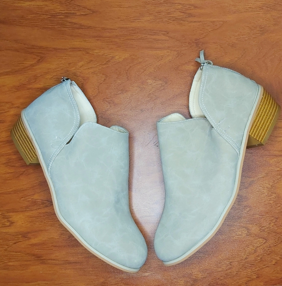 👢Greige Ankle Booties 👢